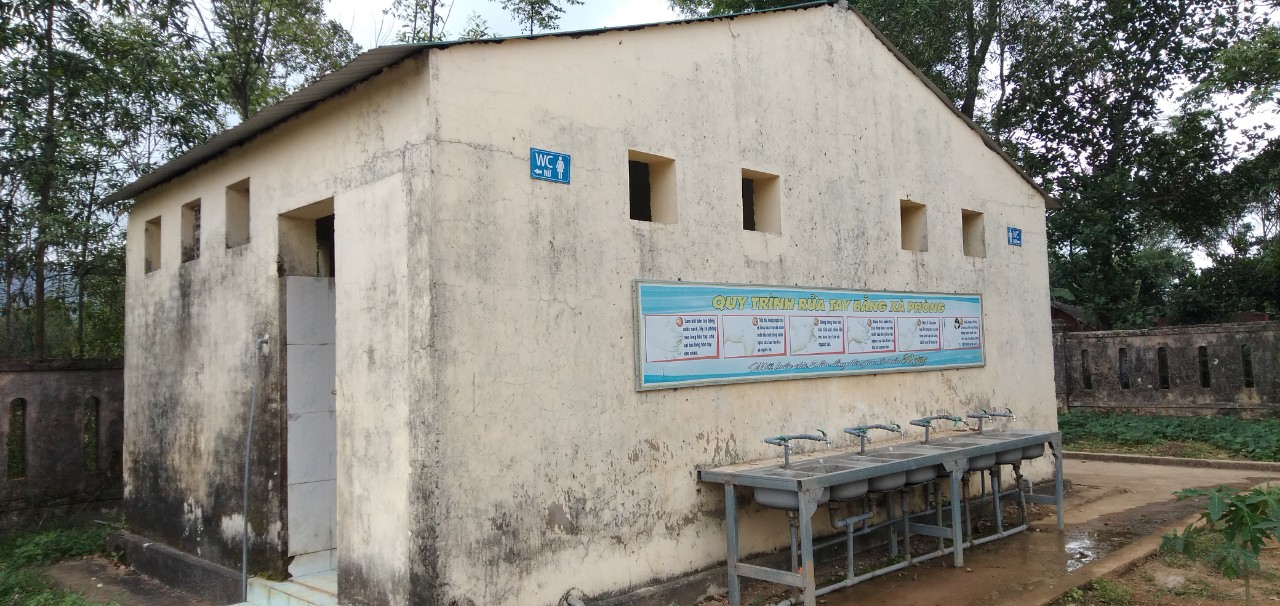 Minh Hóa, Quảng Bình: Nhà vệ sinh trường học xuống cấp, cần được đầu tư - Ảnh minh hoạ 2