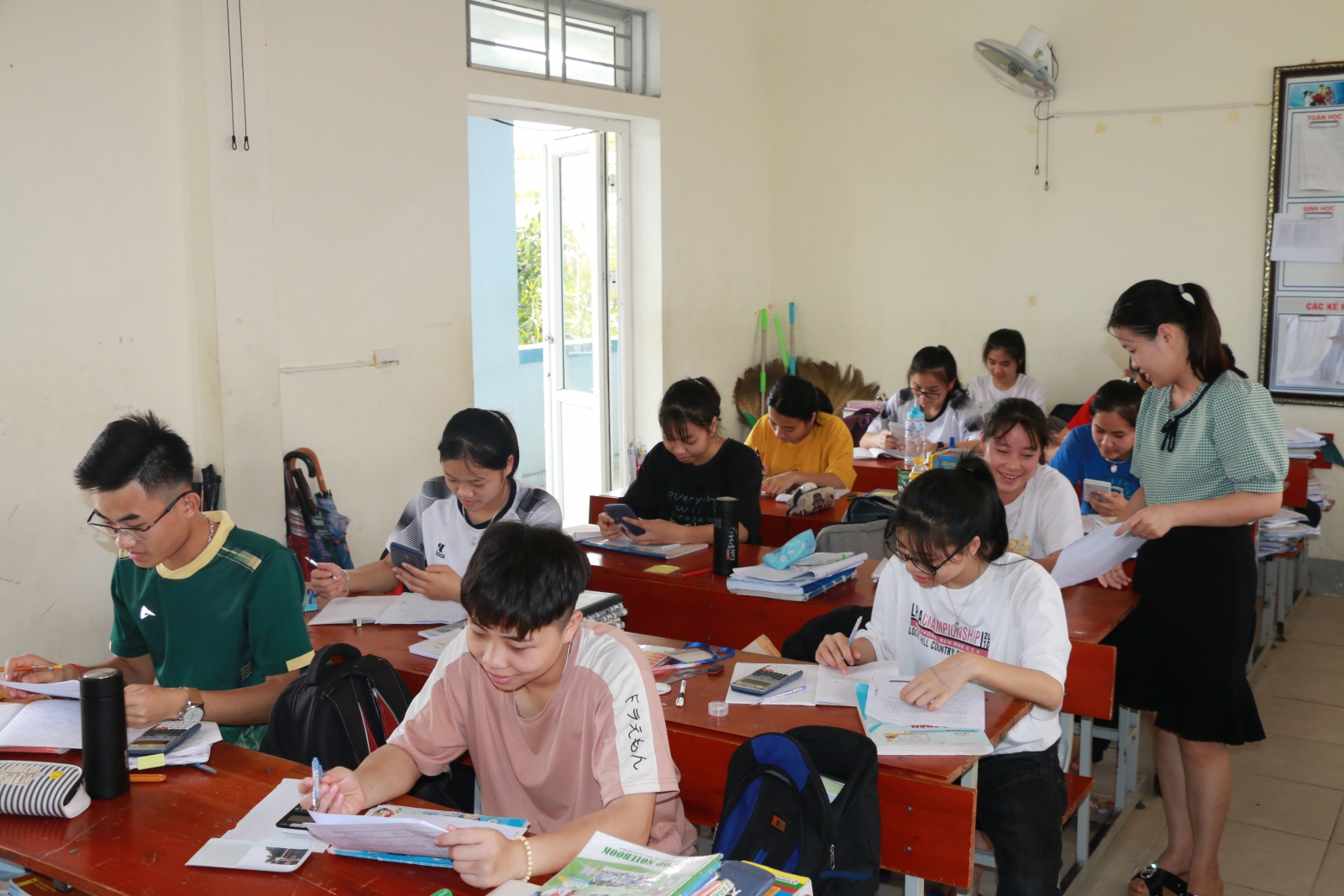 Nghệ An: Điều chỉnh kế hoạch ôn tập cho học sinh lớp 12 - Ảnh minh hoạ 3