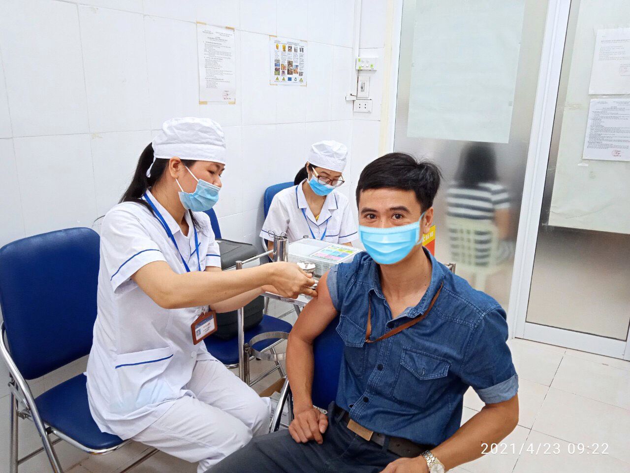 Giáo viên Hà Nội bắt đầu được tiêm vắc xin Covid-19: Cẩn trọng, đúng quy trình