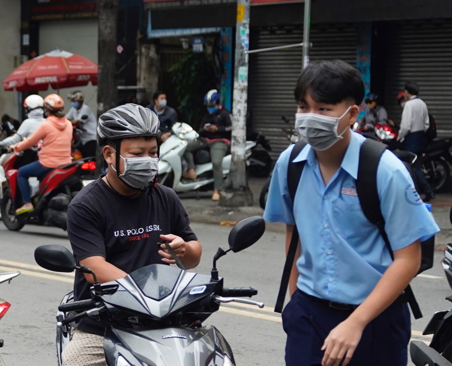 TP.HCM: Thí sinh đeo khẩu trang đi thi vào lớp 10 Trường Phổ thông Năng khiếu - Ảnh minh hoạ 2