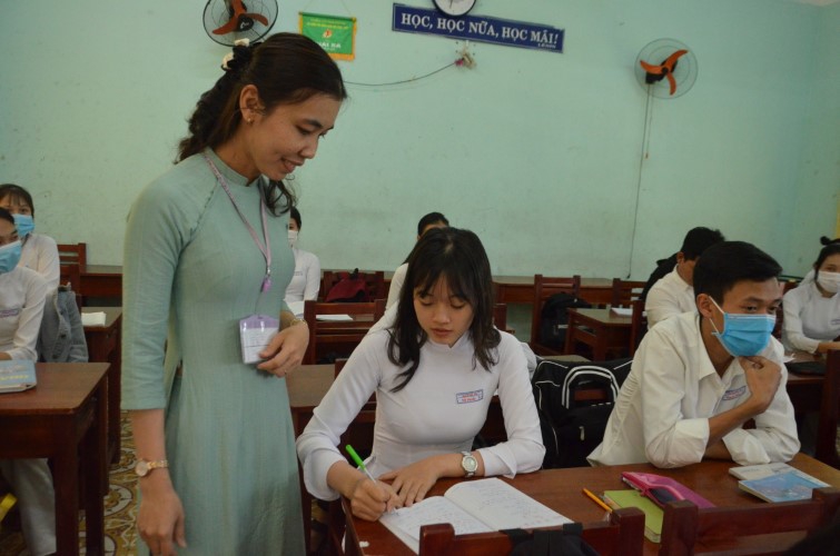 Ôn thi tốt nghiệp THPT: Thầy cô kiêm chuyên gia tư vấn tâm lý - Ảnh minh hoạ 3