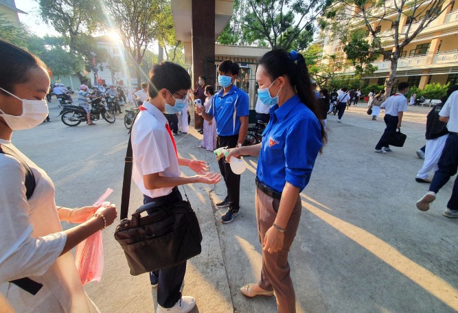 Tuyển sinh lớp 10 mùa dịch: Chạy đua với thời gian