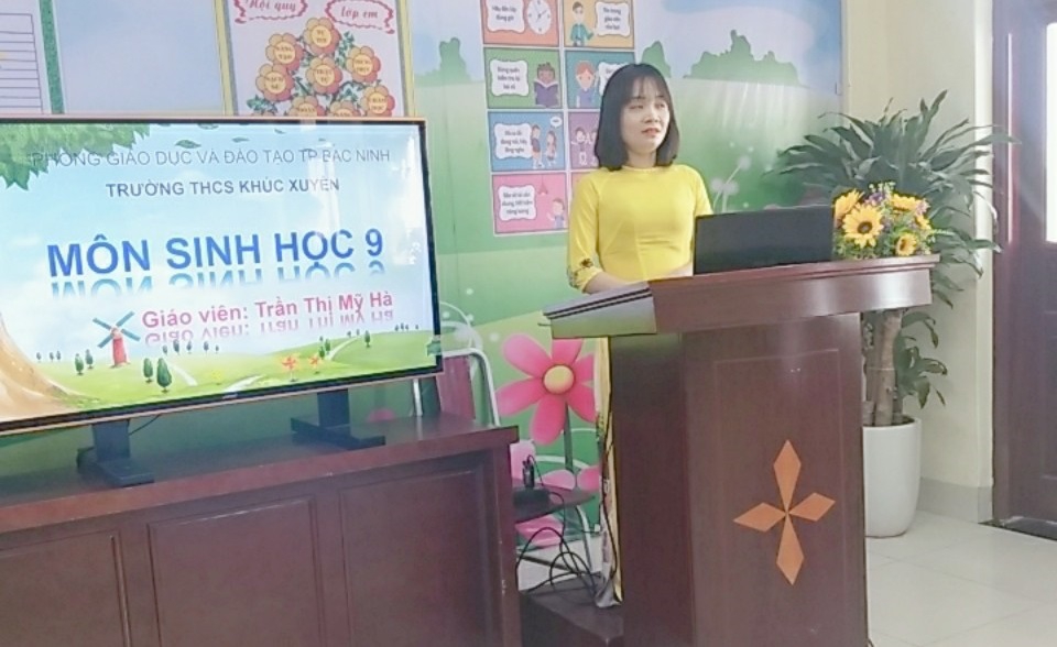 Giữa tâm dịch Bắc Ninh: Giáo viên miệt mài ôn thi trực tuyến cho học sinh lớp 9 