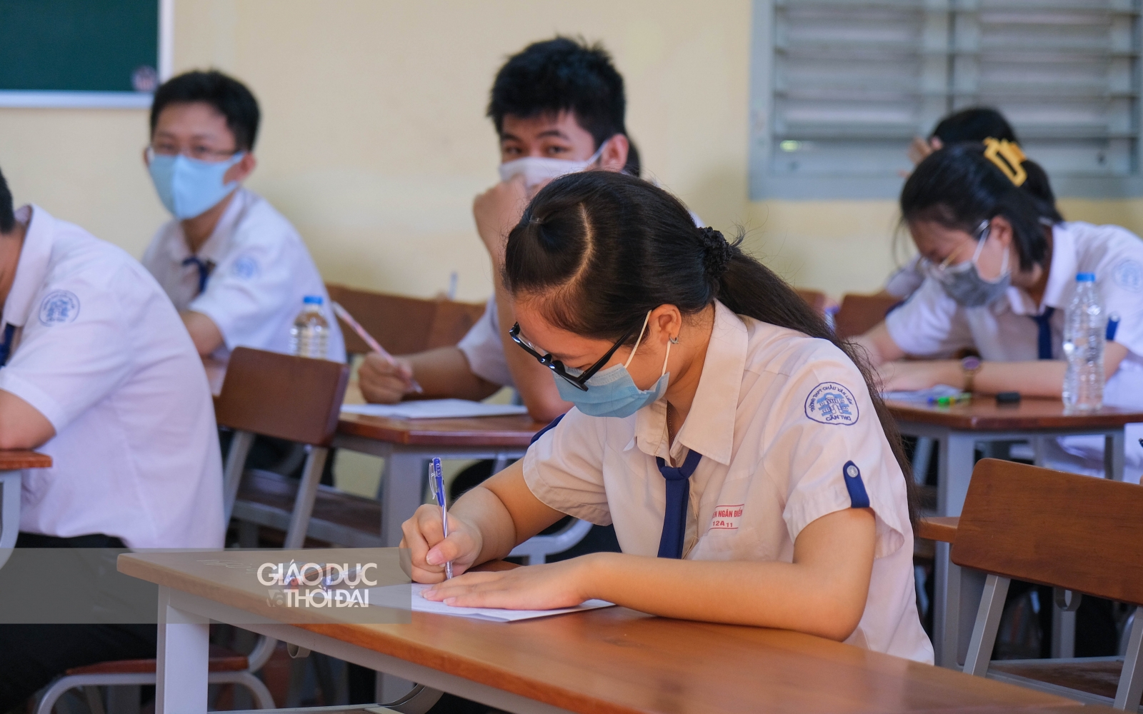 Hơn 10 nghìn HS Cần Thơ đeo khẩu trang làm bài thi khảo sát chất lượng lớp 12 - Ảnh minh hoạ 10