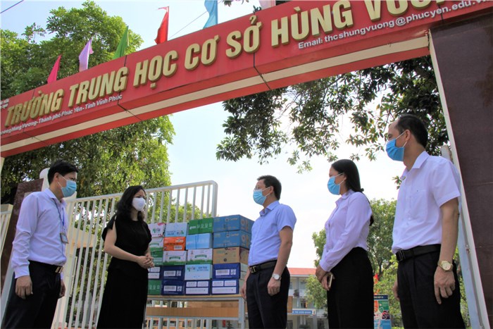 Vĩnh Phúc: Chia sẻ, động viên GV-HS đang cách ly tại Trường THCS Hùng Vương