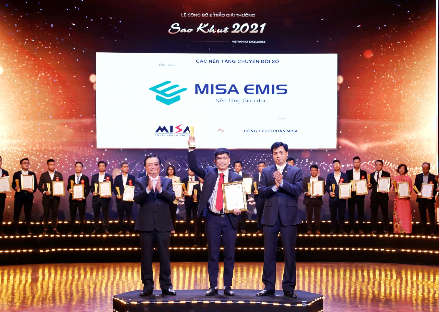 Nền tảng Giáo dục MISA EMIS hai năm liên tiếp được vinh danh tại Sao Khuê