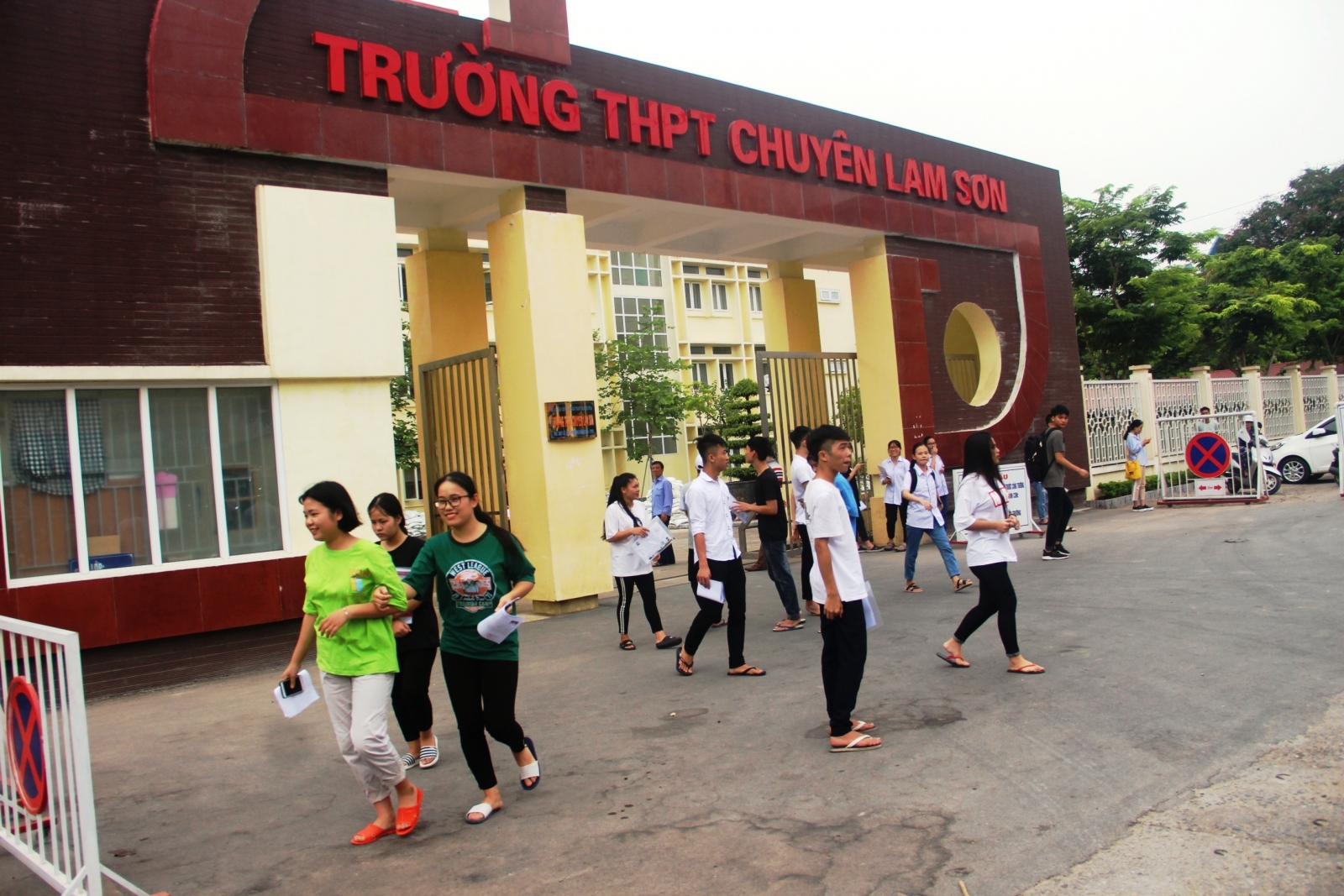 Thanh Hóa: 12 học sinh Trường THPT chuyên Lam Sơn được vào thẳng đại học
