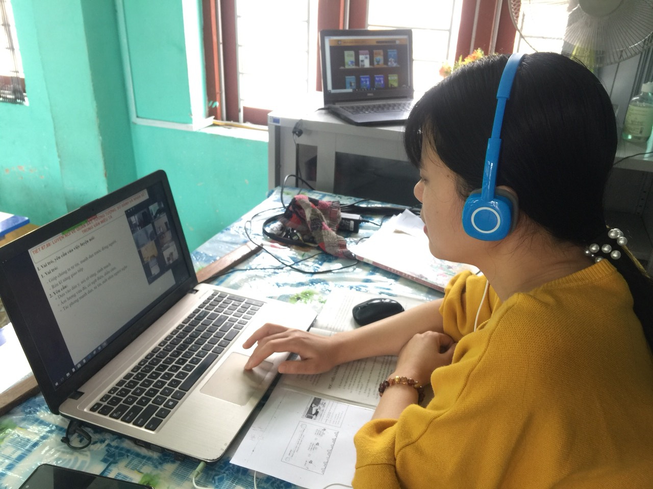 Hải Phòng: Học sinh lớp 12 tự giác tham gia khảo sát trực tuyến