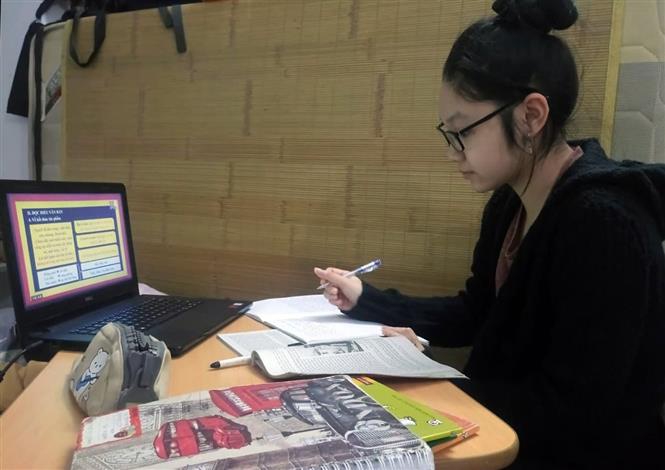 Hơn 100 nghìn học sinh lớp 12 ở Hà Nội hoàn thành khảo sát trực tuyến