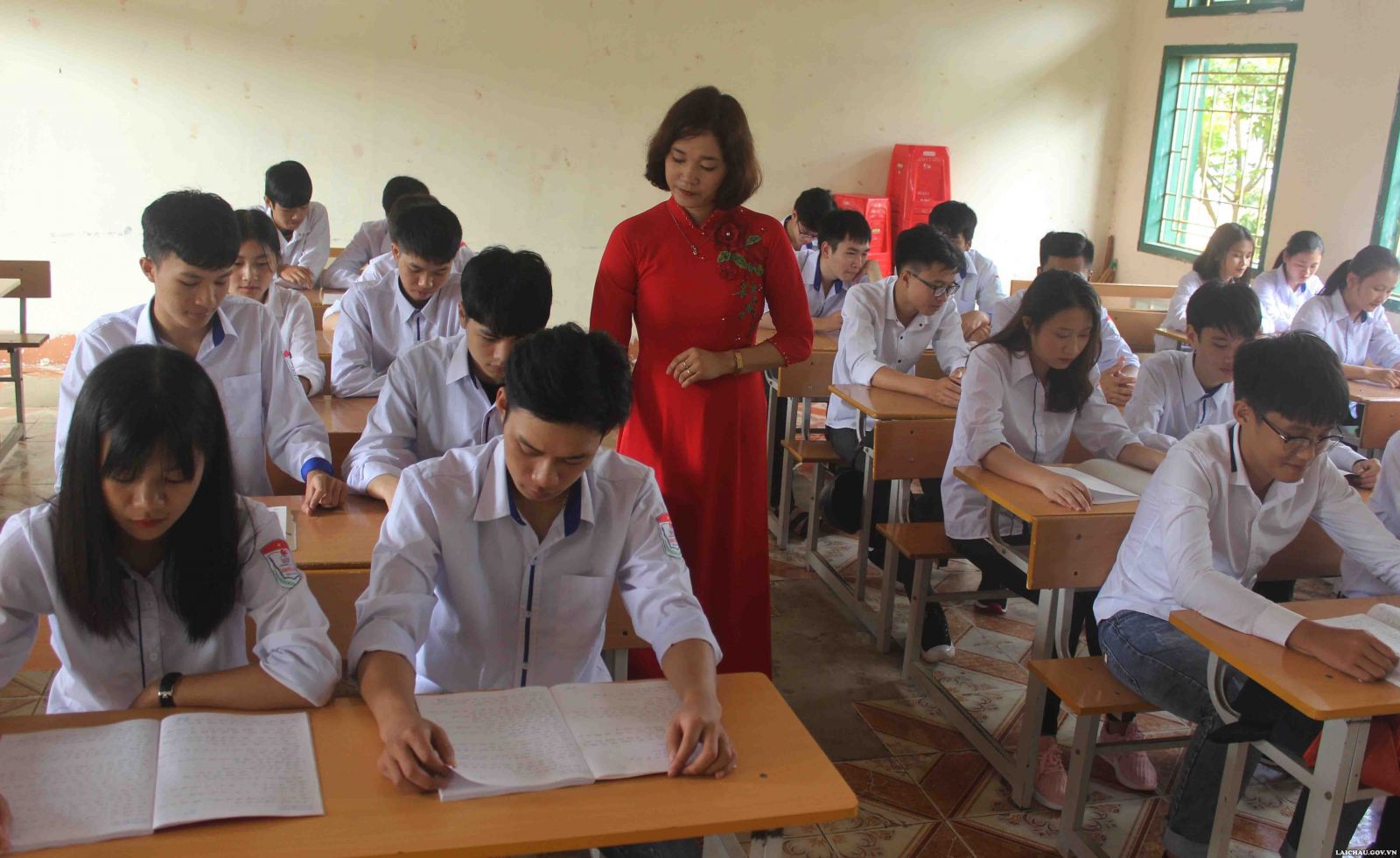 Lai Châu: Giáo viên, học sinh không ra khỏi địa bàn cho đến khi thi xong