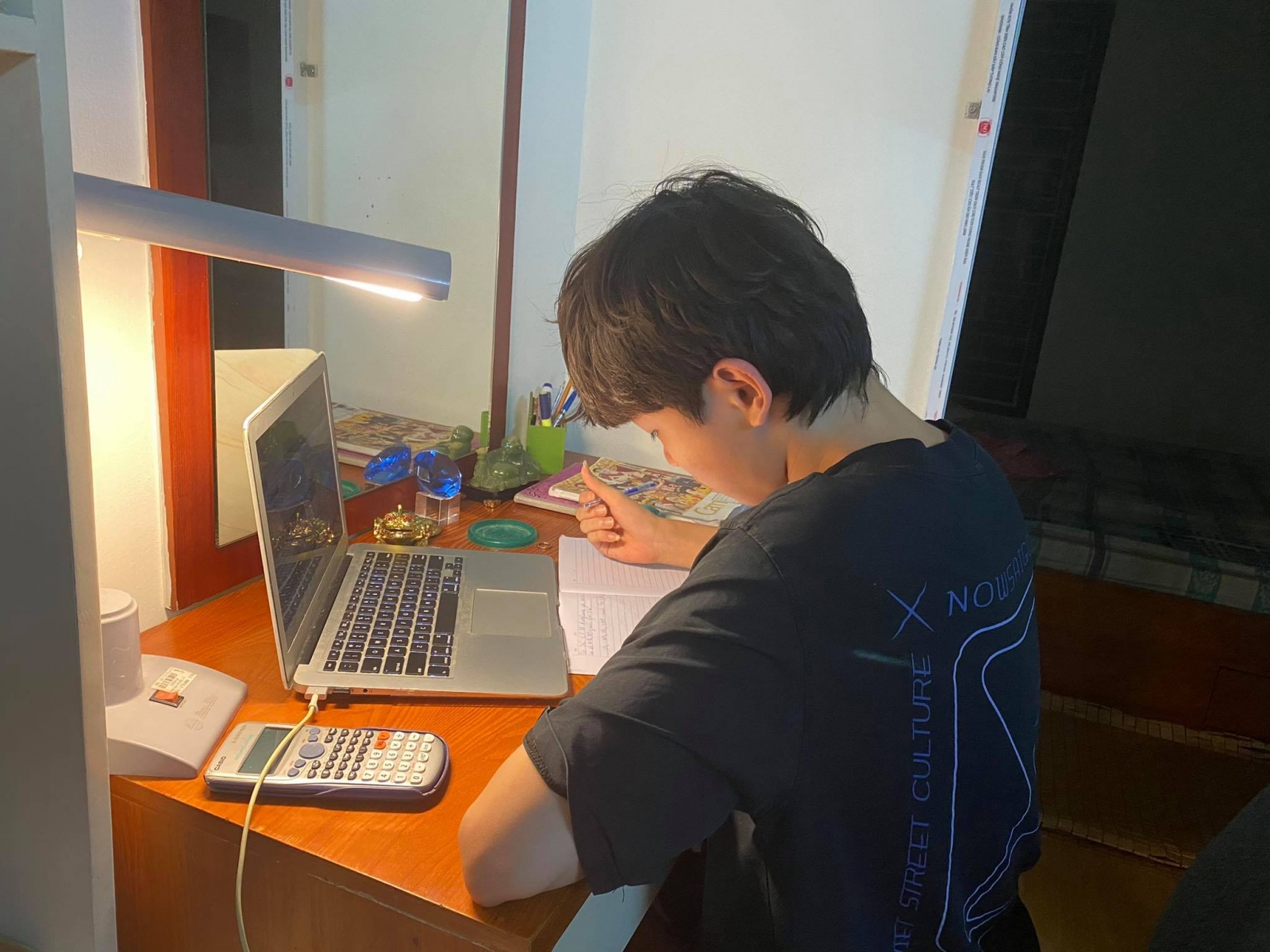 Khảo sát trực tuyến cho học sinh lớp 12 tại Hà Nội: Bài đọc dài, nhiều từ mới