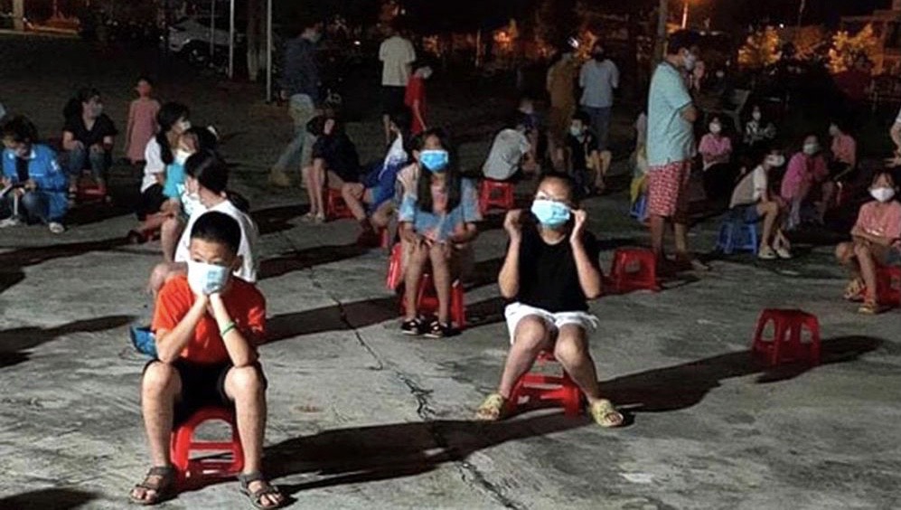 Lai Châu: Khẩn cấp xét nghiệm Covid-19 cho học sinh trong đêm