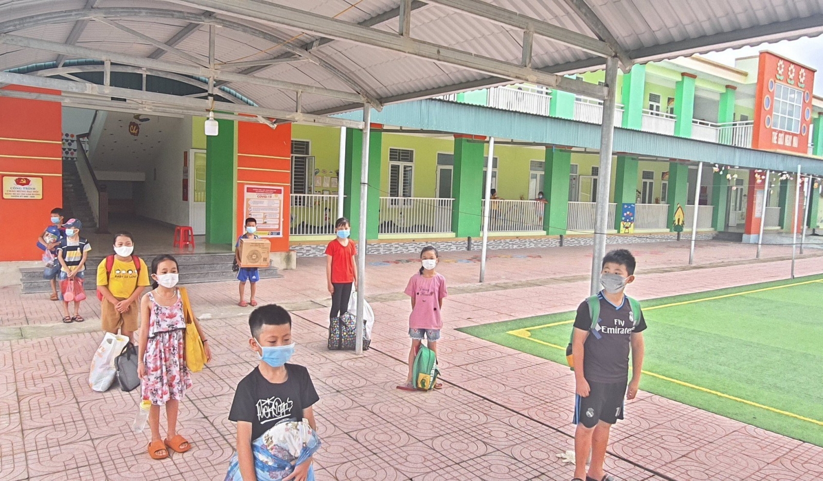 30 học sinh Hà Tĩnh là F1 sau khi đến trường đọc sách dịp hè: Nhà trường lên tiếng