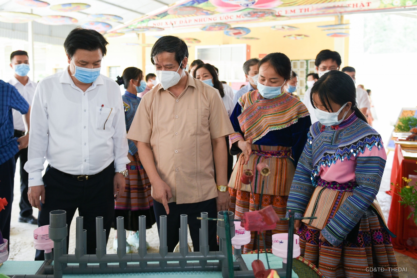 Bộ trưởng Nguyễn Kim Sơn: Học sinh Dân tộc thiểu số nỗ lực vượt khó trong học tập - Ảnh minh hoạ 4