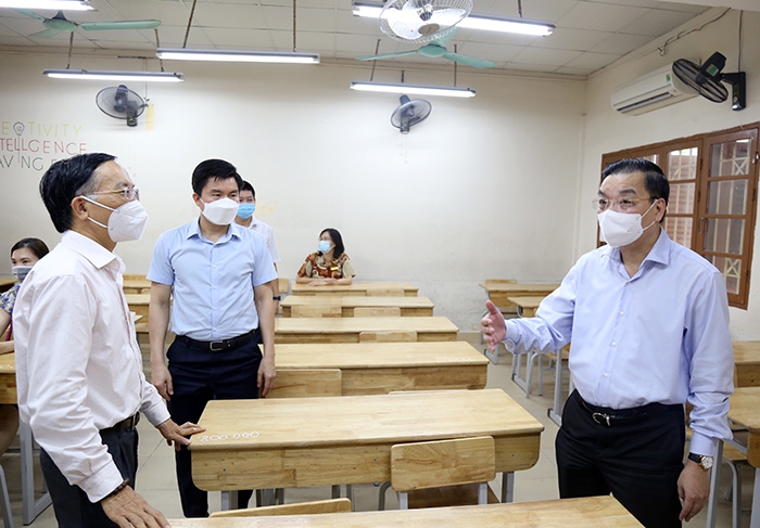 Chủ tịch Hà Nội yêu cầu bảo đảm thí sinh giữ khoảng cách trong phòng thi