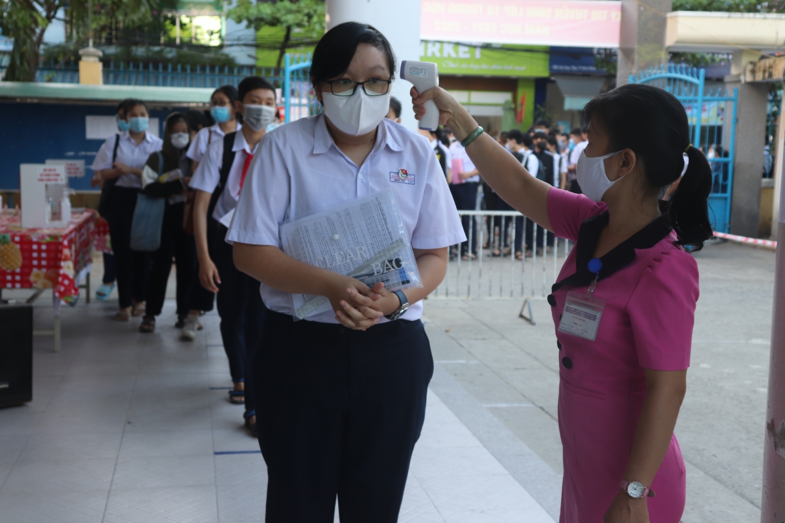 Hơn 13.000 thí sinh Đà Nẵng đeo khẩu trang y tế thi vào lớp 10 - Ảnh minh hoạ 4