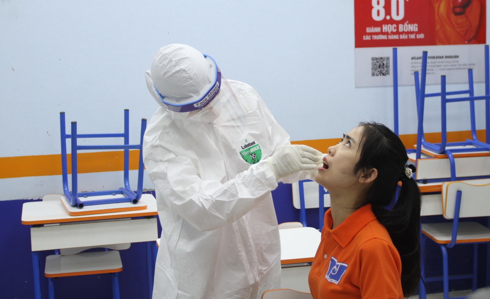 Hình ảnh diễn tập phòng, chống dịch Covid-19 tại các điểm thi vào lớp 10 ở Hà Nội