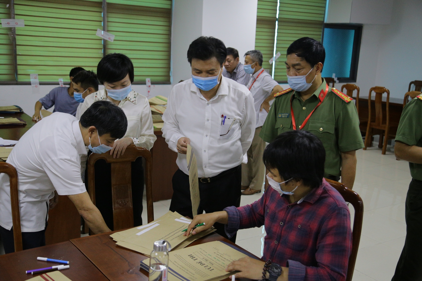 Thứ trưởng Nguyễn Hữu Độ: Đảm bảo mục tiêu kép an toàn, nghiêm túc cho Kỳ thi tốt nghiệp THPT - Ảnh minh hoạ 3