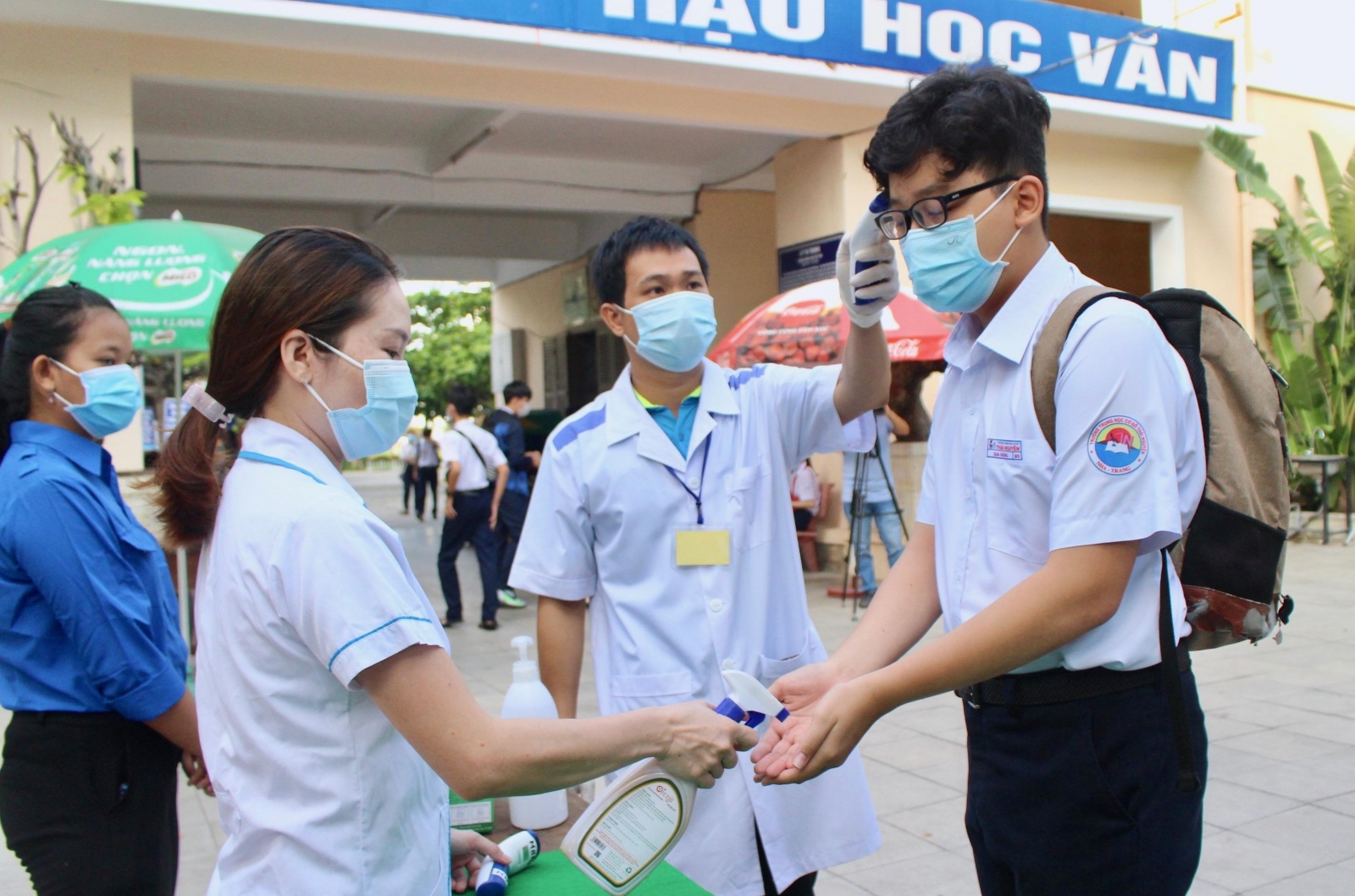 Khánh Hoà: “Mẹ vẫn luôn ở quanh đây để ôm con” vào đề thi Ngữ văn lớp 10