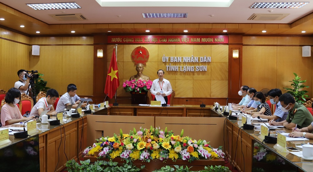 Thứ trưởng Phạm Ngọc Thưởng kiểm tra công tác chuẩn bị thi tốt nghiệp THPT tại Lạng Sơn