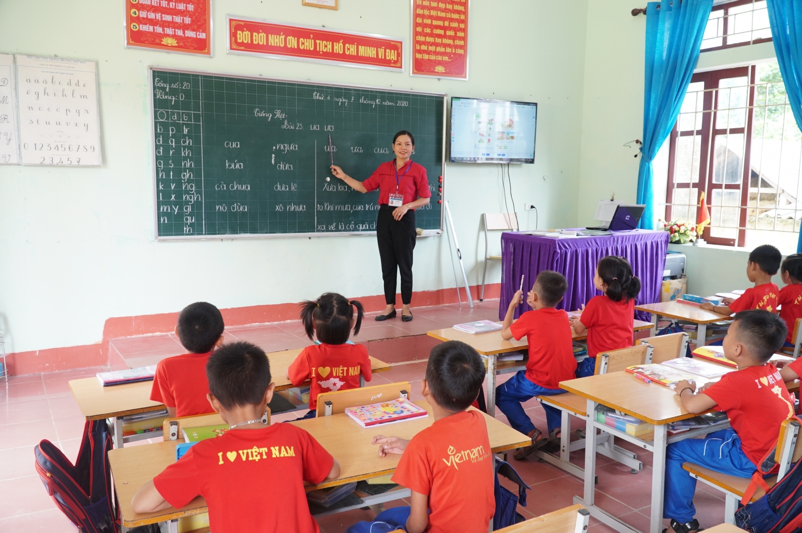 Sinh hoạt chuyên môn: Tạo chủ động trong thực hiện chương trình GDPT 2018 - Ảnh minh hoạ 2