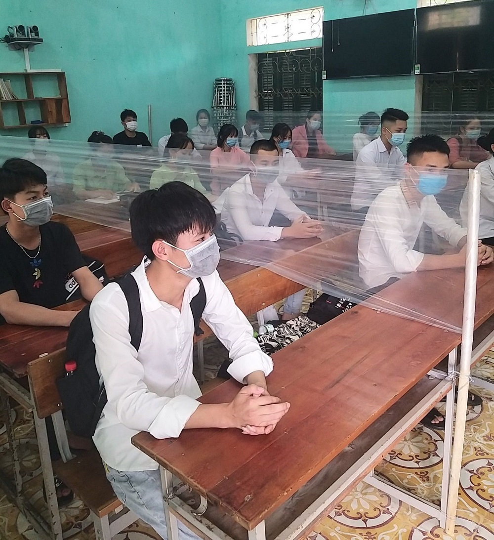 Tuyên Quang: Học sinh lớp 12 được chia lớp, giãn cách ôn thi - Ảnh minh hoạ 2