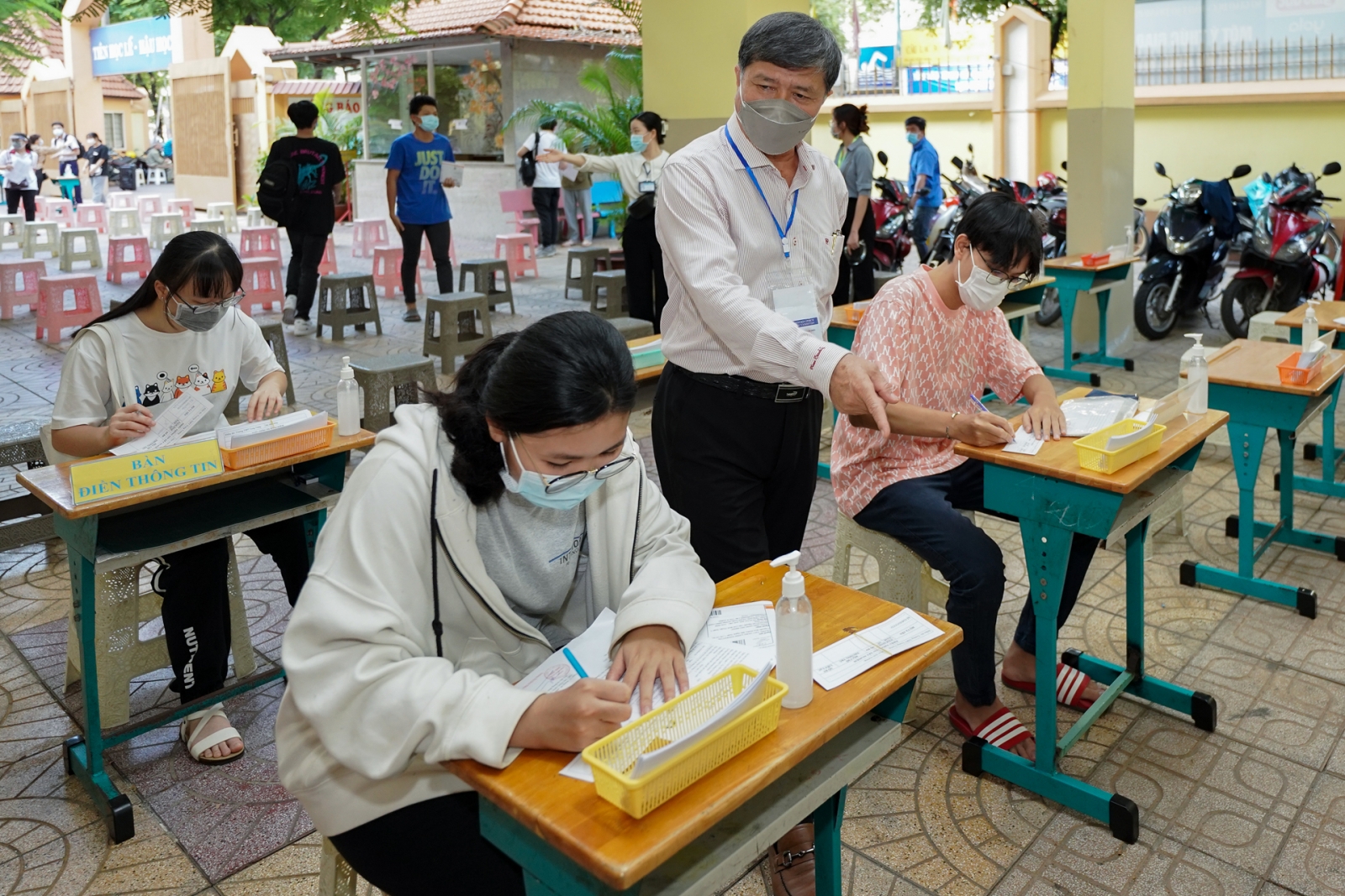 Hôm nay (3/7), TP.HCM bắt đầu lấy mẫu xét nghiệm Covid-19 hơn 89 nghìn thí sinh - Ảnh minh hoạ 4