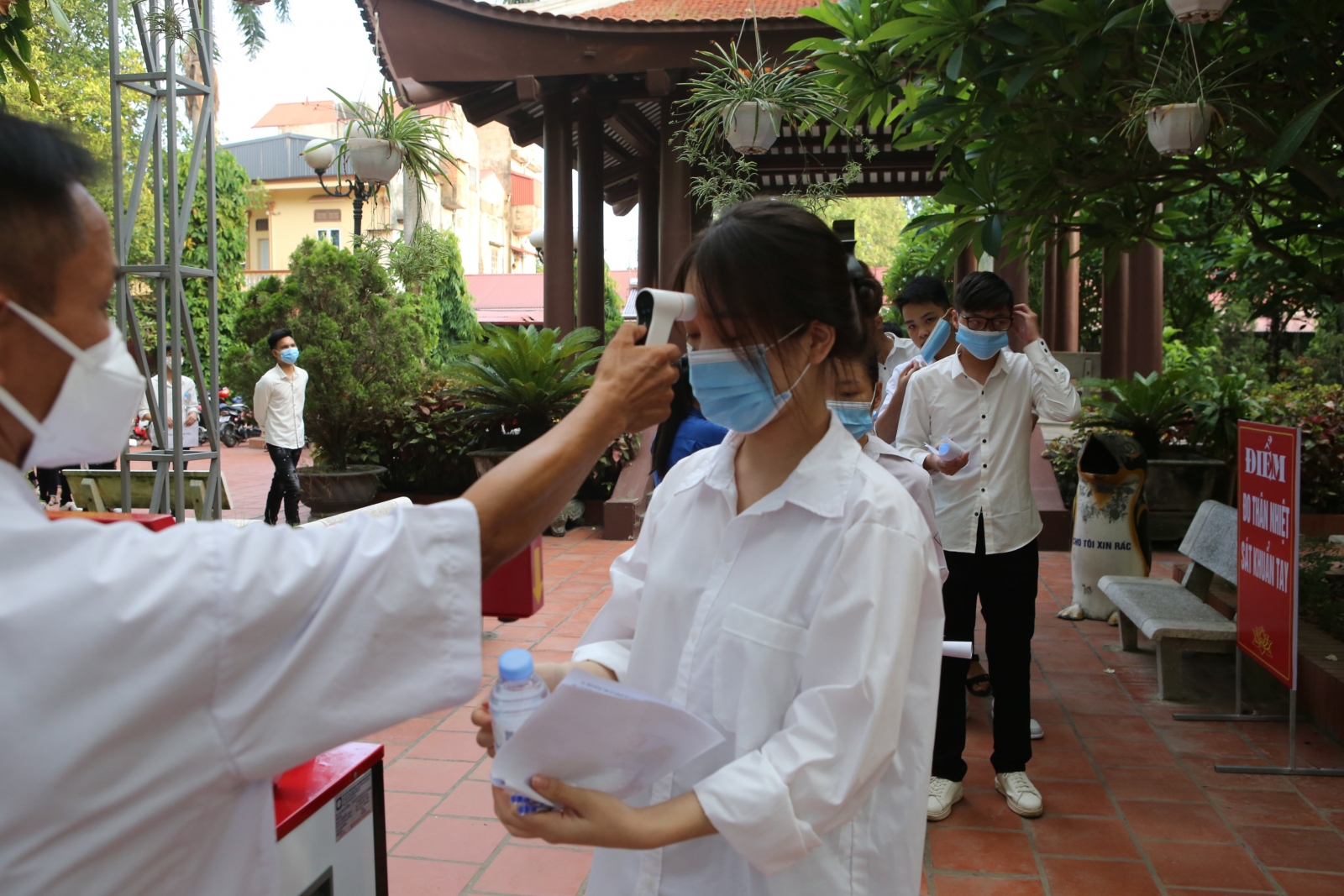 Bắc Giang: An toàn phòng, chống dịch cho kỳ thi tuyển sinh vào lớp 10 - Ảnh minh hoạ 3