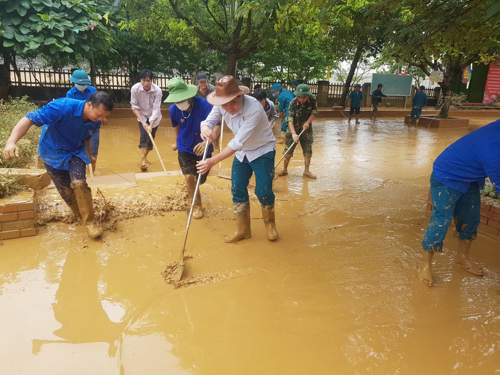 Lào Cai: Trường THCS thị trấn Si Ma Cai chìm trong mưa lũ, thiệt hại vô cùng lớn - Ảnh minh hoạ 5