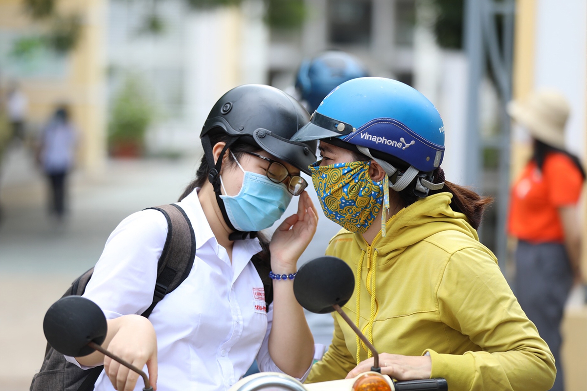 Phụ huynh Đồng Nai: Kỳ thi trật tự, bảo đảm an toàn cho học sinh - Ảnh minh hoạ 2