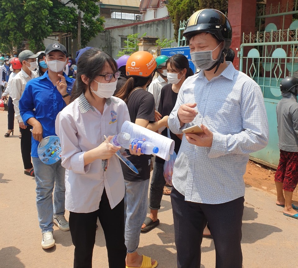 Kỳ thi vào lớp 10 tại Bắc Giang kết thúc an toàn, nghiêm túc - Ảnh minh hoạ 7