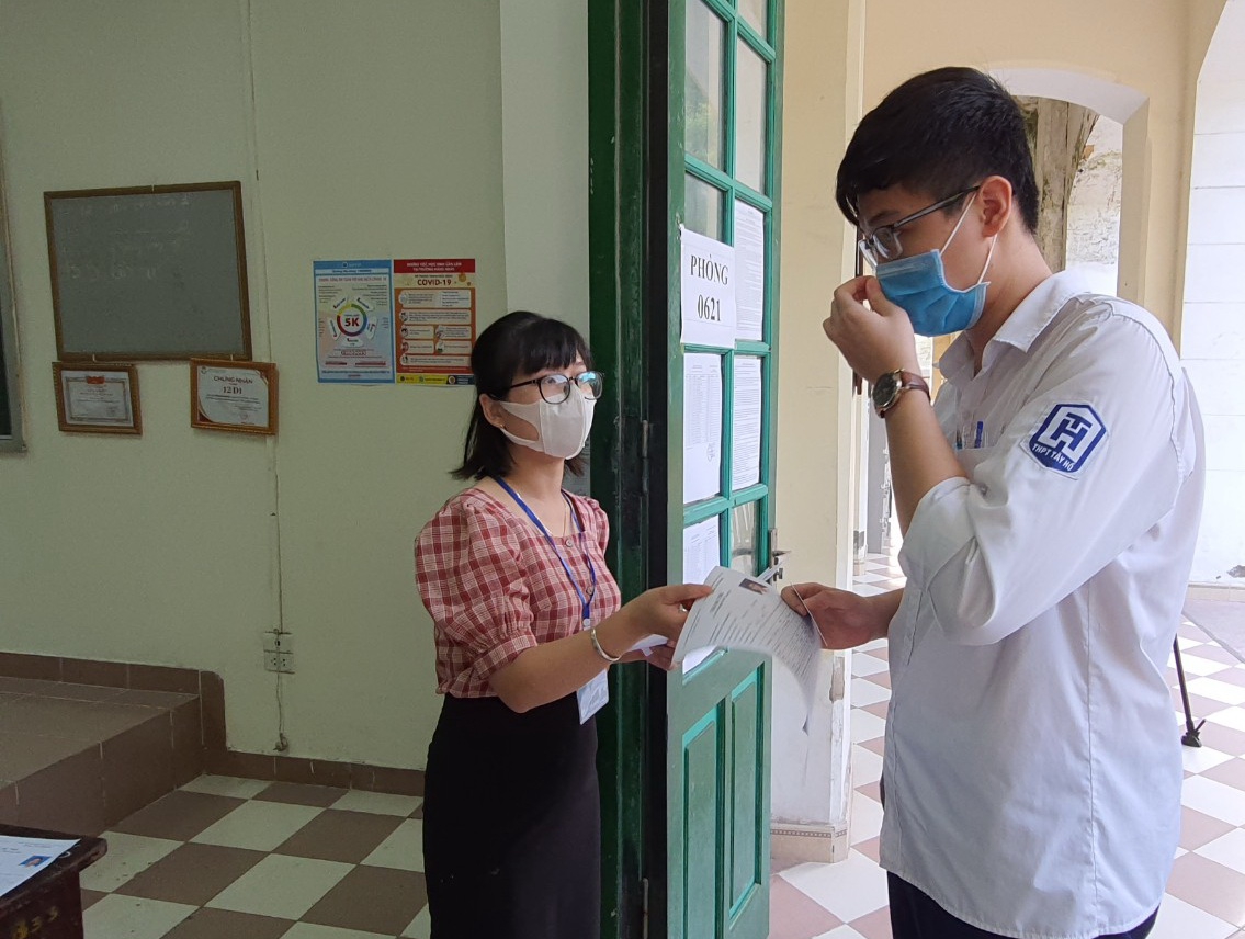 Thứ trưởng Nguyễn Hữu Độ lưu ý công tác tổ chức cho những buổi thi tiếp theo - Ảnh minh hoạ 3
