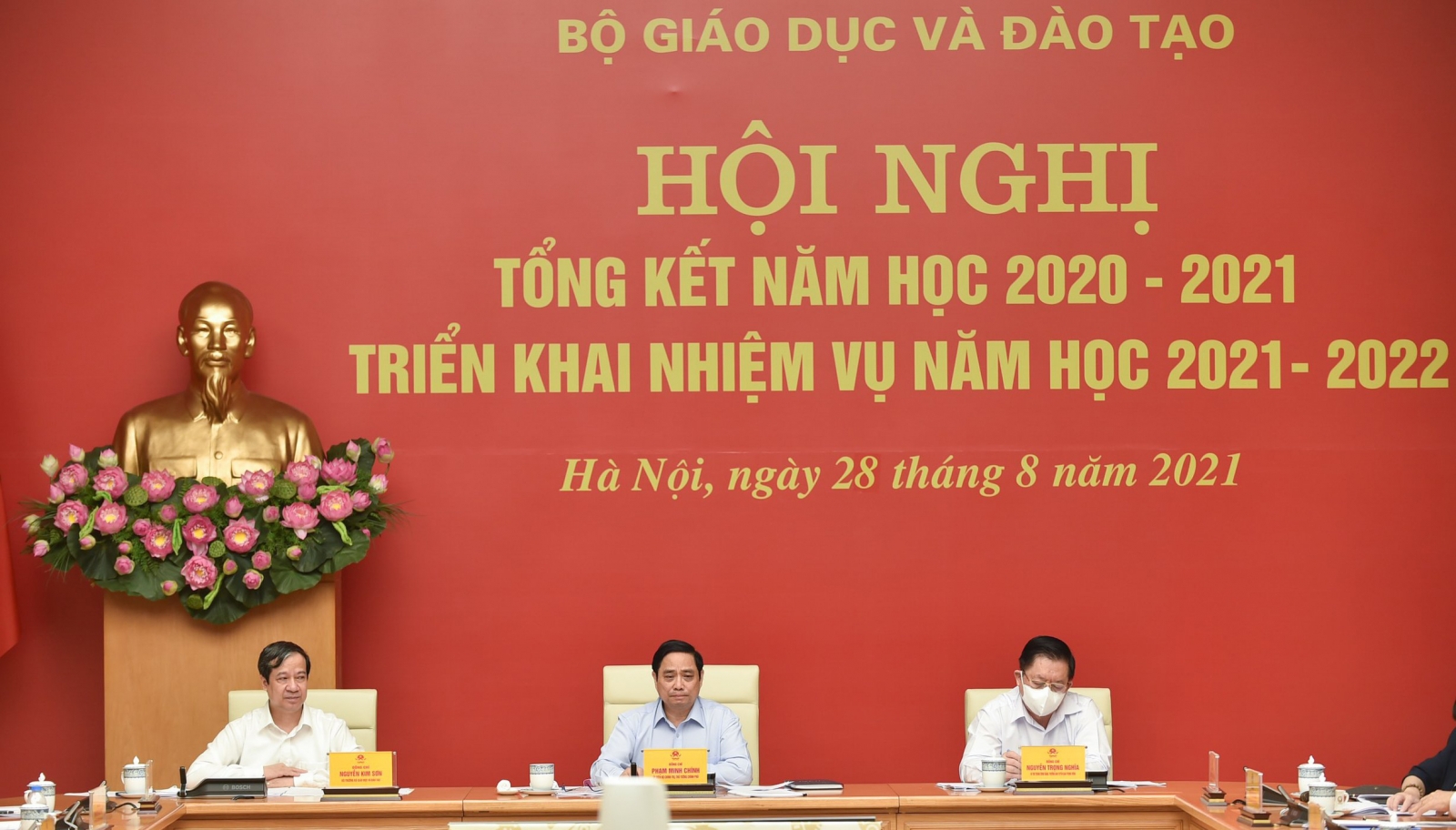 Thủ tướng Chính phủ: Bảo đảm an toàn trường học gắn với tiêm vắc xin - Ảnh minh hoạ 2