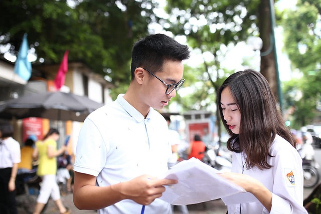 Thêm nhiều trường đại học công bố "điểm sàn"