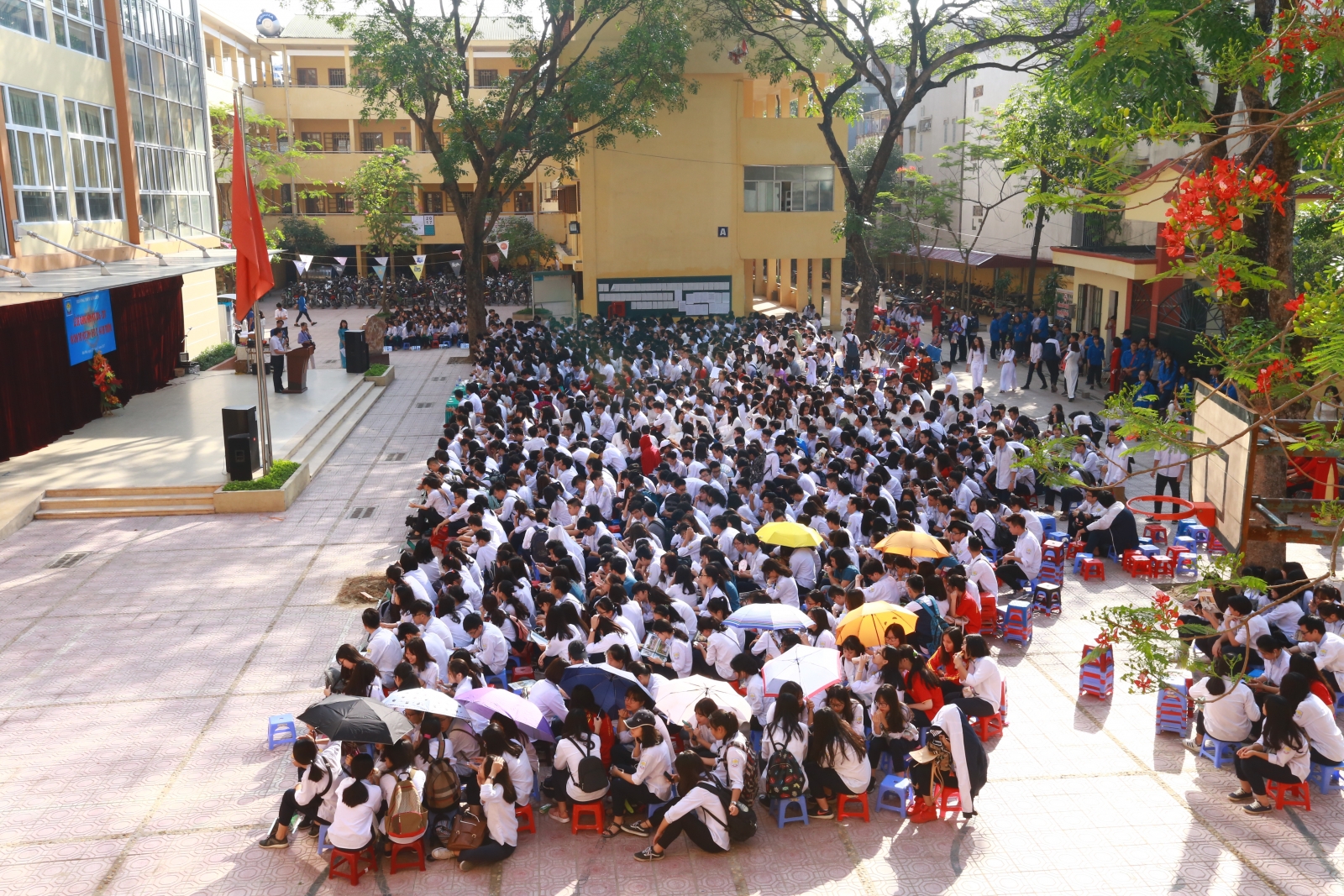 Hà Nội nỗ lực hoàn thiện trang thiết bị trường học trước năm học mới - Ảnh minh hoạ 3