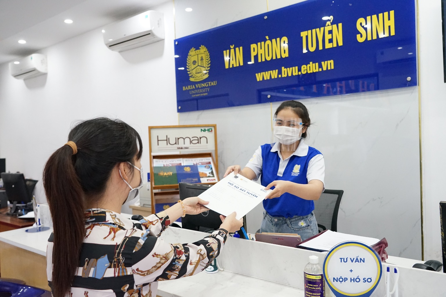 Trường đại học đầu tiên công bố điểm sàn xét tuyển có khối ngành sức khỏe - Ảnh minh hoạ 2