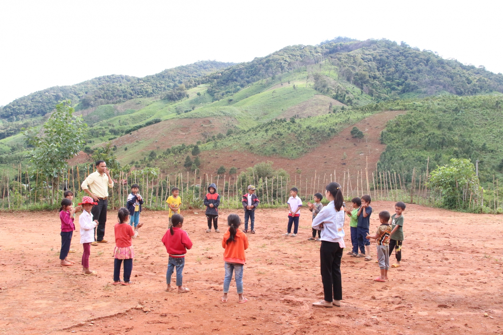 Kon Tum: Không diễu hành khi đón học sinh đầu cấp trong ngày khai giảng