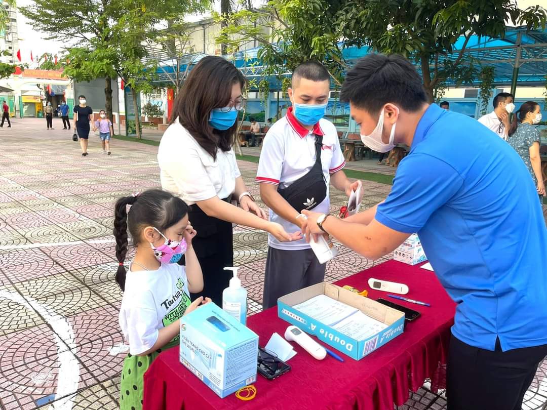 Hải Phòng: Học sinh lớp 1 hân hoan ngày tựu trường - Ảnh minh hoạ 2