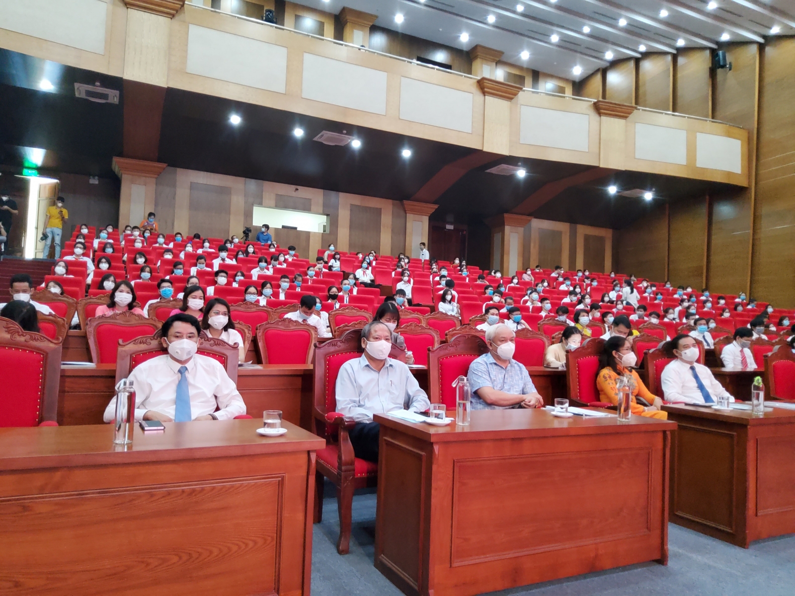 Bắc Giang tuyên dương giáo viên, học sinh có thành tích xuất sắc - Ảnh minh hoạ 2