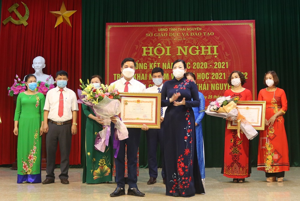 Thái Nguyên chú trọng giáo dục đạo đức lối sống và ngoại ngữ cho học sinh, sinh viên - Ảnh minh hoạ 2