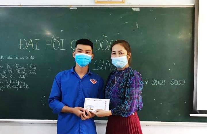 Buổi học đầu tiên của nam sinh sau gần 3 tháng 