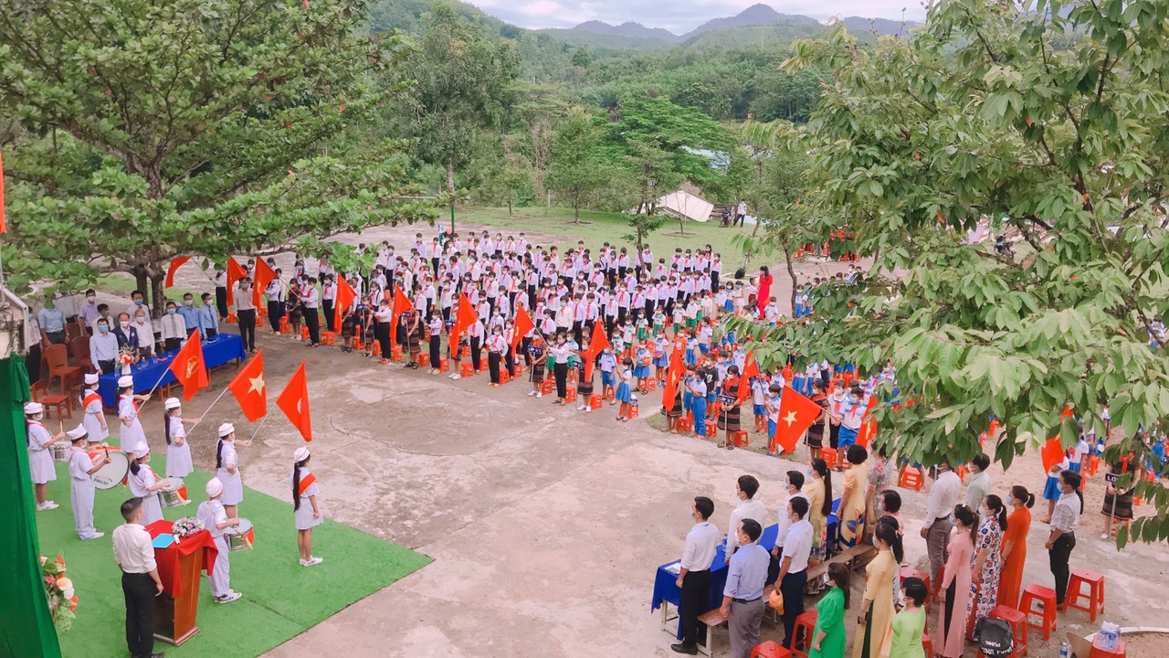 Học sinh dân tộc ở Quảng Nam mặc đồ truyền thống đi dự Lễ khai giảng - Ảnh minh hoạ 3