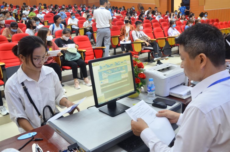 Nộp hồ sơ xét tuyển đại học: Bảo đảm 