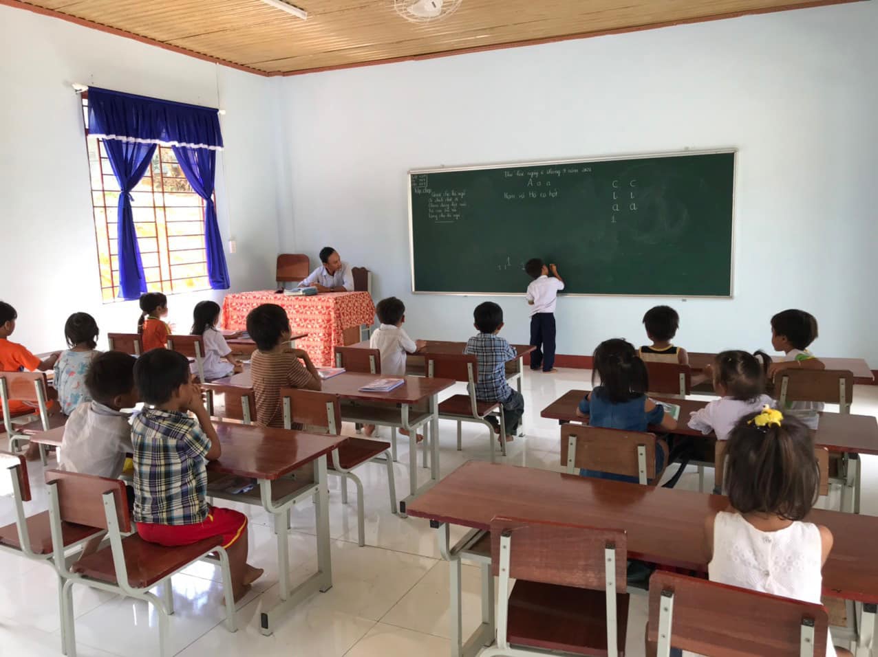 Quảng Nam: Giáo viên luân chuyển bức xúc vì trường khoán thẳng cho tổ chuyên môn