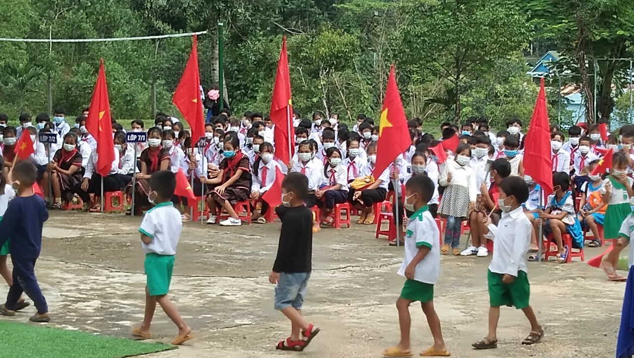 Học sinh dân tộc ở Quảng Nam mặc đồ truyền thống đi dự Lễ khai giảng - Ảnh minh hoạ 5