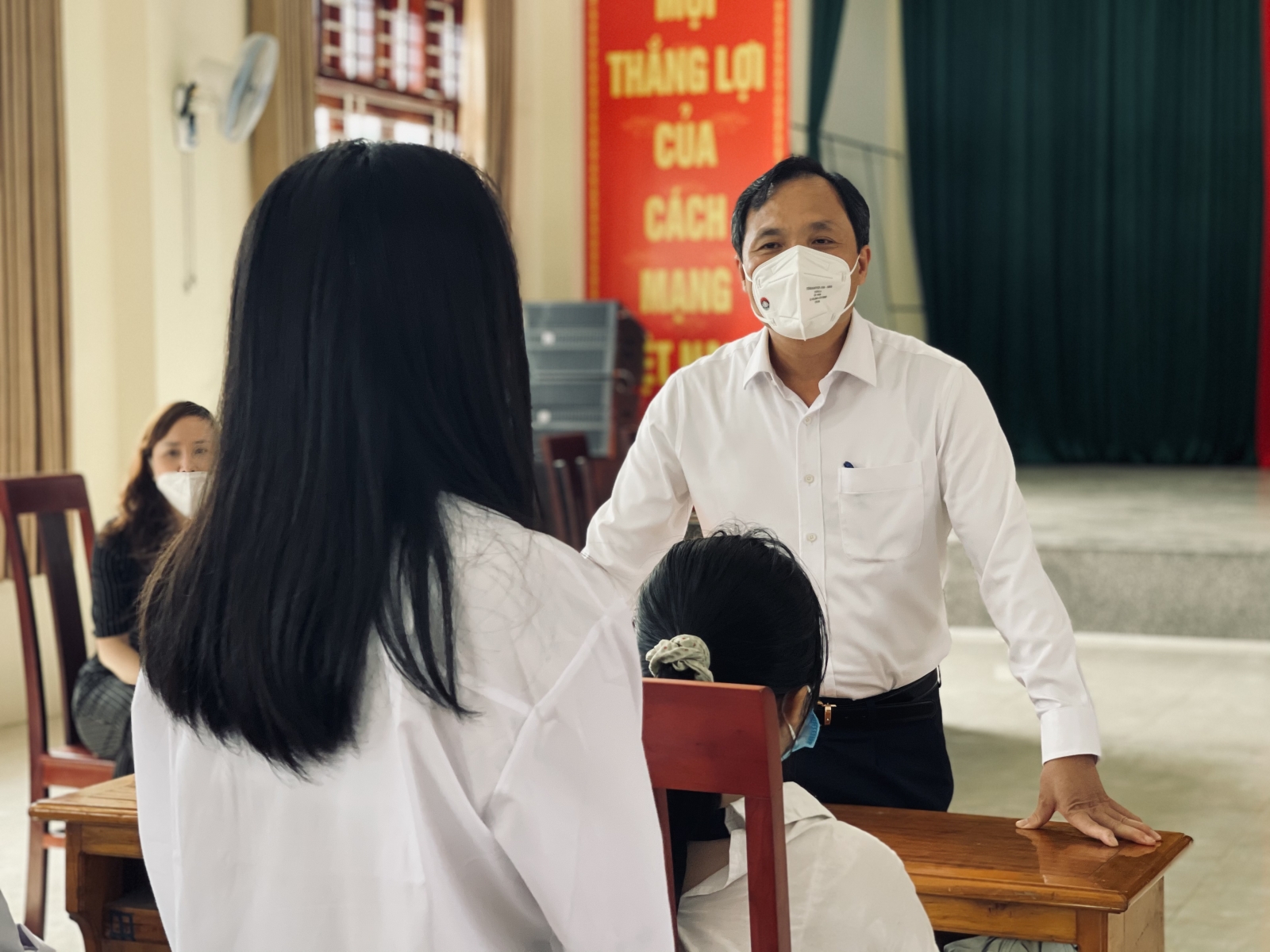 Hà Tĩnh: Lãnh đạo tỉnh tặng quà học sinh tại làng trẻ SOS nhân dịp khai giảng năm học mới - Ảnh minh hoạ 2