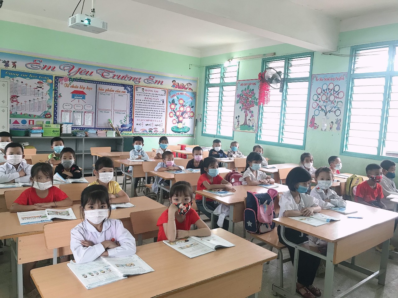 Điện Biên: Trên 70% học sinh chưa có thiết bị học trực tuyến, trong đó 50% không thể tự trang bị