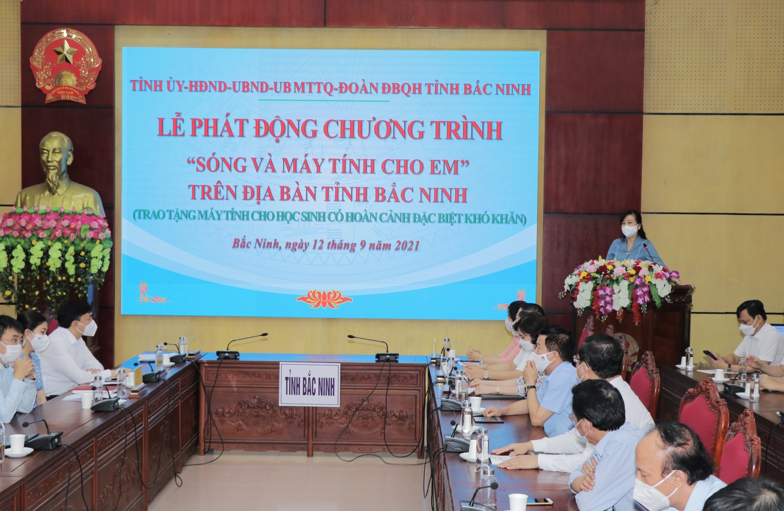 Bắc Ninh: Hàng trăm bộ máy tính hỗ trợ học sinh khó khăn học trực tuyến - Ảnh minh hoạ 2