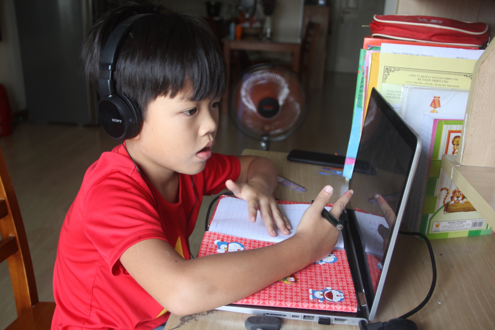 TPHCM: Cấp tiểu học sẽ học online mỗi tiết chỉ 20-25 phút
