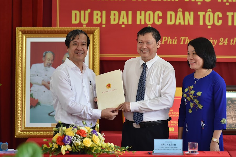 Tháo gỡ khó khăn, trao cơ hội học tập cho học sinh đồng bào dân tộc - Ảnh minh hoạ 5